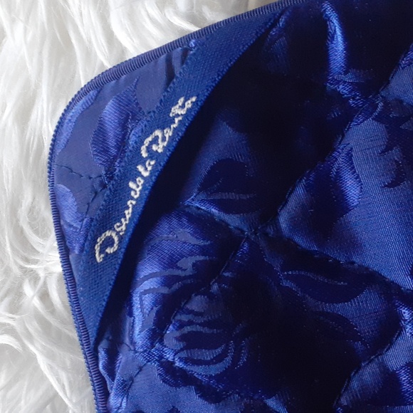 Oscar de la Renta Rich Royal Blue Makeup / Cosmetic Bag - Picture 2 of 10